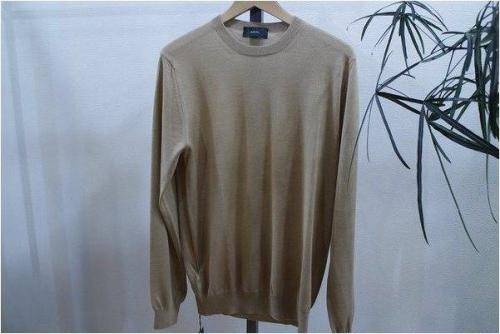 トップスのニット