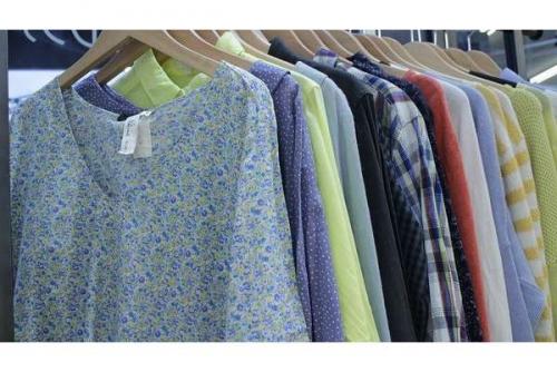 レディースのトップス