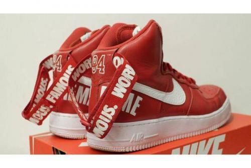 SUPREMEのシュプリーム