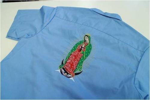 トップスの半袖シャツ