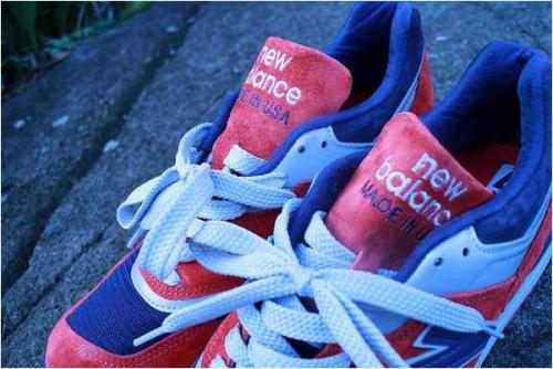 シューズ・バッグのスニーカー