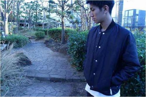 トップスのブルゾン