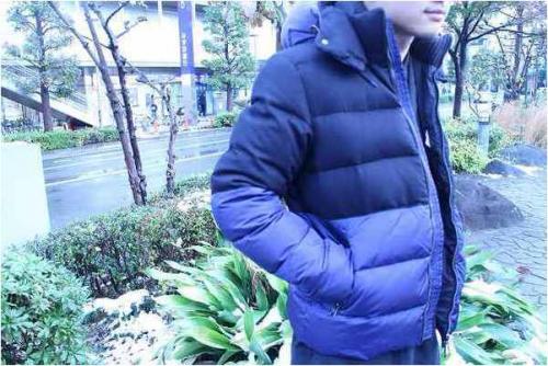 トップスのダウンジャケット