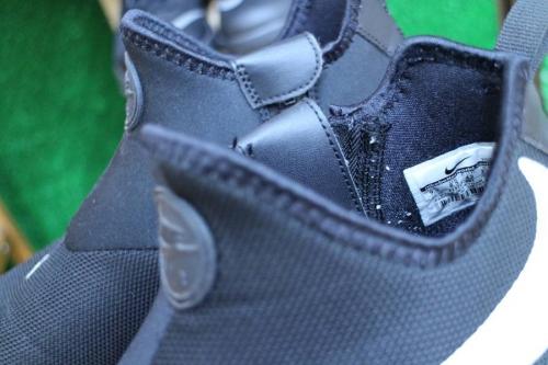 ナイキのBIG SWOOSH