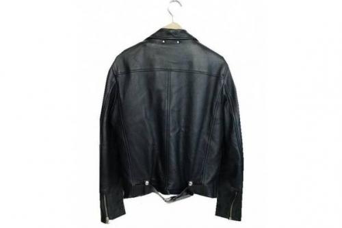 トップスのジャケット