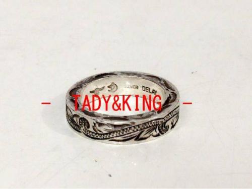 トムブラウンのアクセサリー