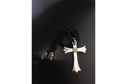 ネックレスのカットソー