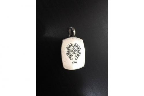 クロスラージペンダントネックレス