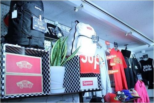 SUPREMEのシュプリーム