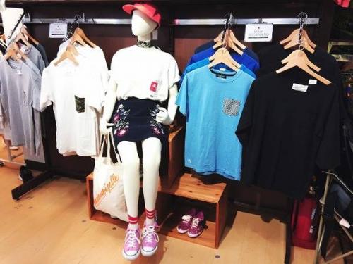 キャミソールのオフショルダー