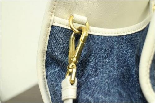 MIU MIUのミュウミュウ