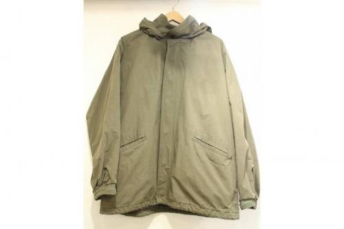 ブラウンバイツータックスのコーチジャケット