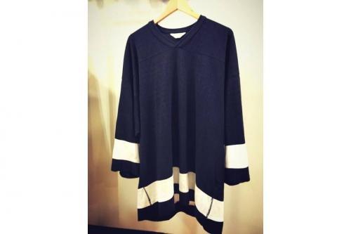 アンユーズドのTシャツ