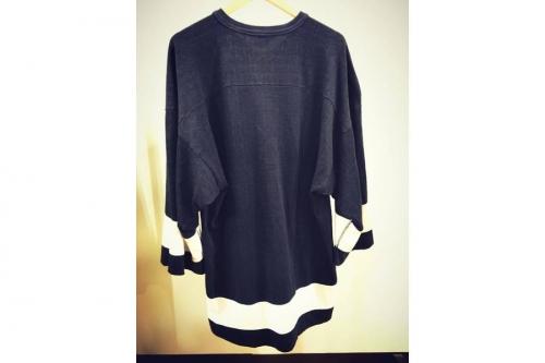 Tシャツのカットソー