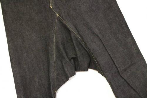 中古のサルエルパンツ