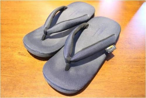 コラボのサンダル