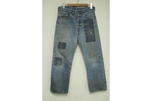 リーバイスのデニムパンツ