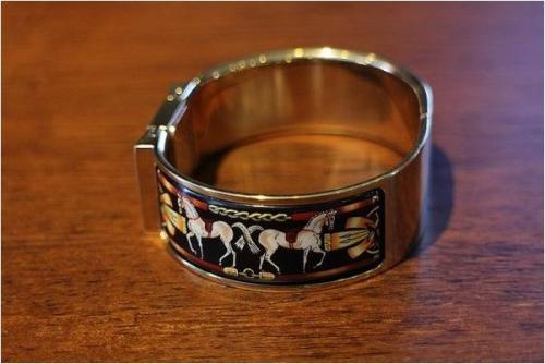 中古のバングル