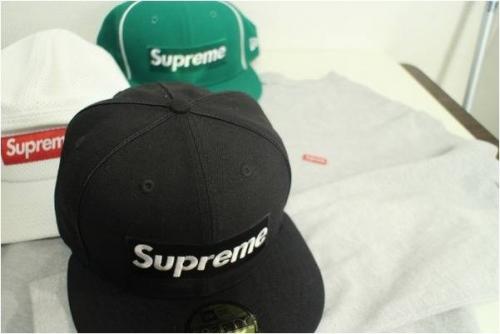 シュプリームのキャップ