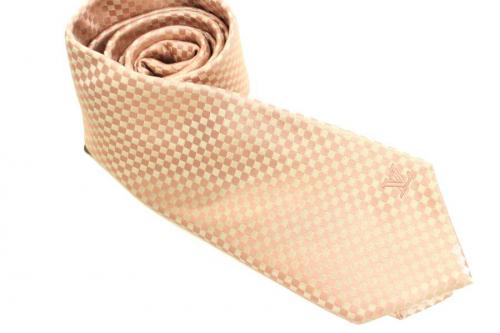 メンズのスーツ