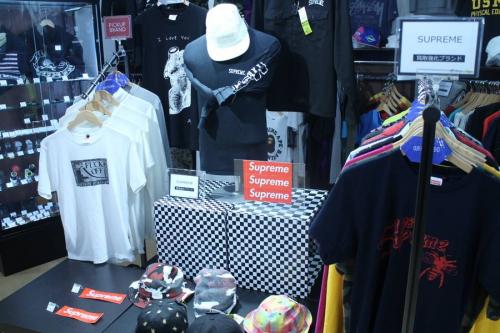 SUPREMEのシュプリーム