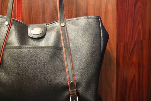 オロビアンコのレザートートバッグ