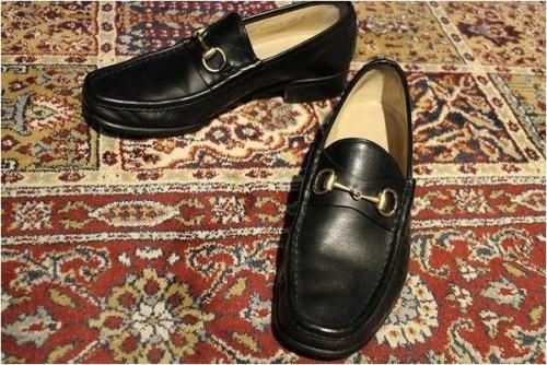 ローファーの靴