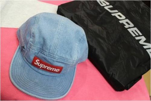 SUPREMEのシュプリーム