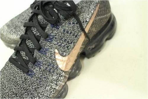 スニーカーのAIR VAPORMAX FLYKNIT