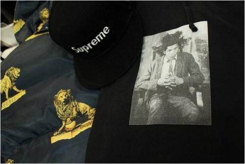 SUPREMEのシュプリーム