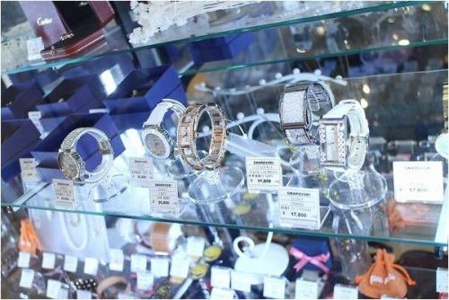 スワロフスキーのネックレス