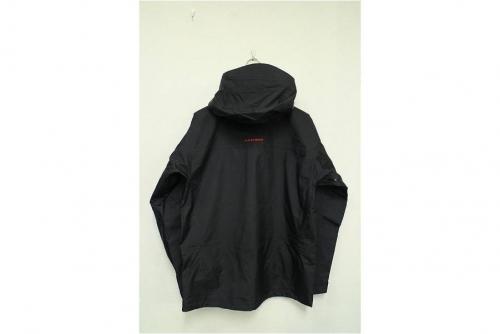 ゴアテックスのマウンテンパーカー