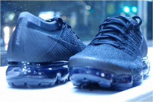 スニーカーのNIKE