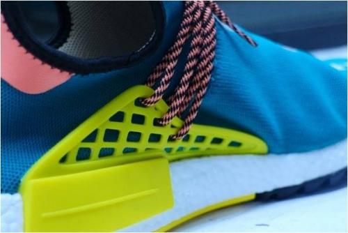 スニーカーのadidas