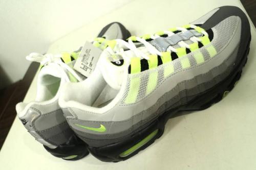 スニーカーの中古