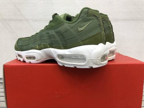 スニーカーのナイキエアマックス95
