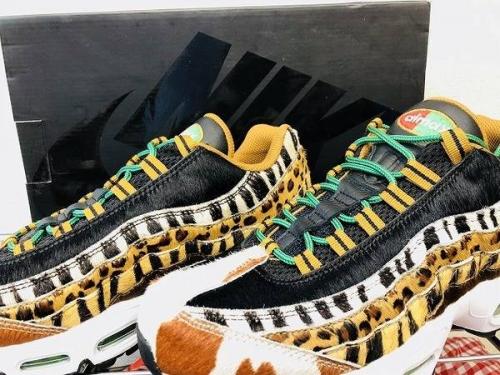 スニーカーのNIKE