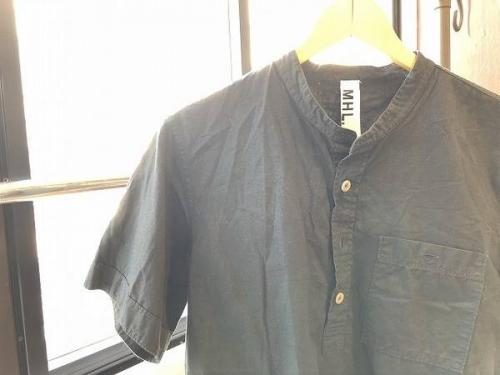 ナチュラルブランドのAURALEE