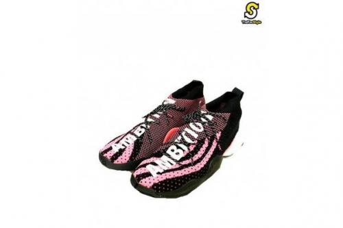 スポーツブランドのCRAZY BYW LVL X PW