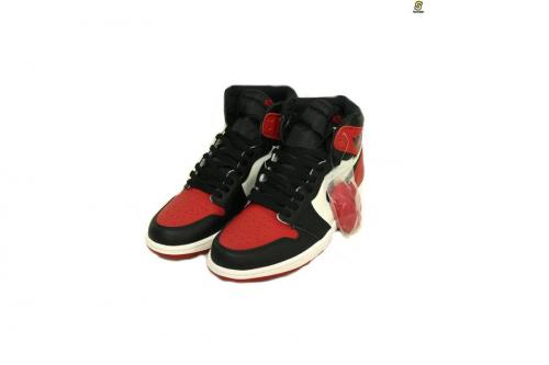 買取入荷のスニーカー