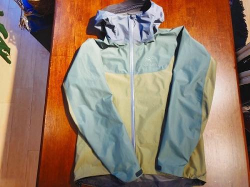 アウトドアブランドのアークテリクス