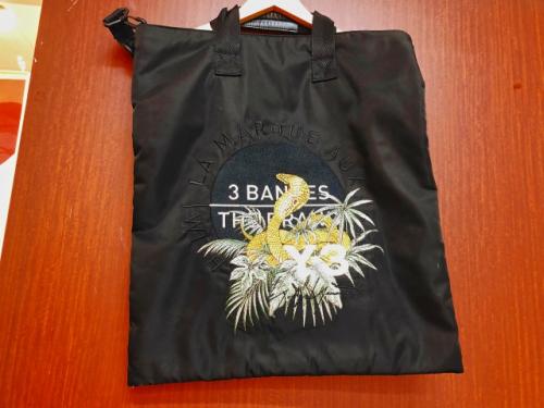 レアアイテムのY-3