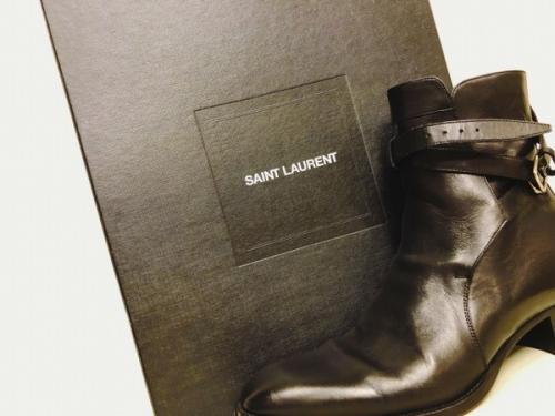 レアアイテムのSaint Laurent Paris