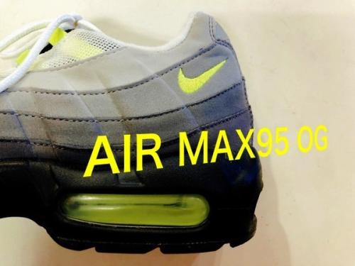 スニーカーのNIKE