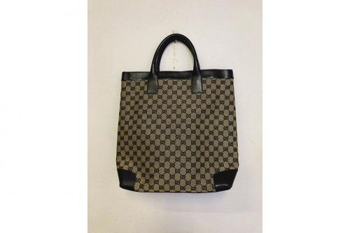 グッチのGGキャンバストートバッグ