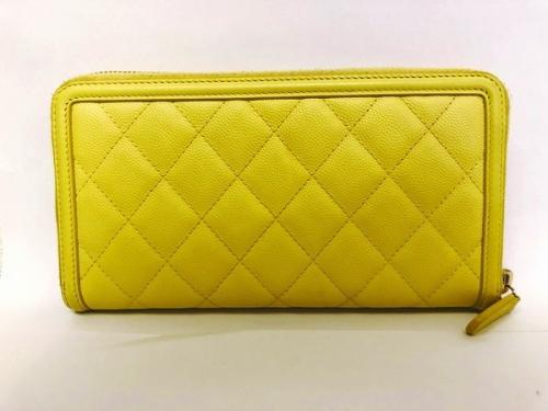 シャネルのビッグココマークラウンドファスナー長財布