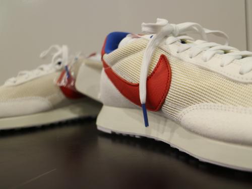スニーカーのナイキ