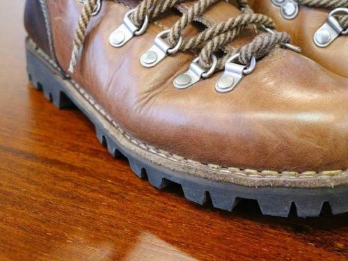 革靴のキャンプ
