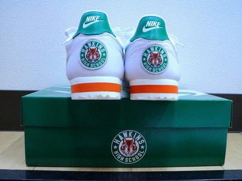 スニーカーのアディダス