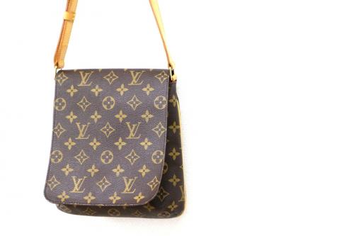 ラグジュアリーブランドのLOUIS　VUITTON